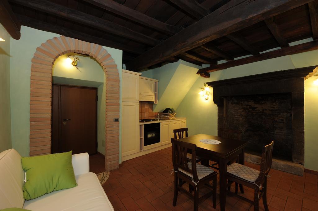 La Scaletta Holiday House Bracciano  Δωμάτιο φωτογραφία